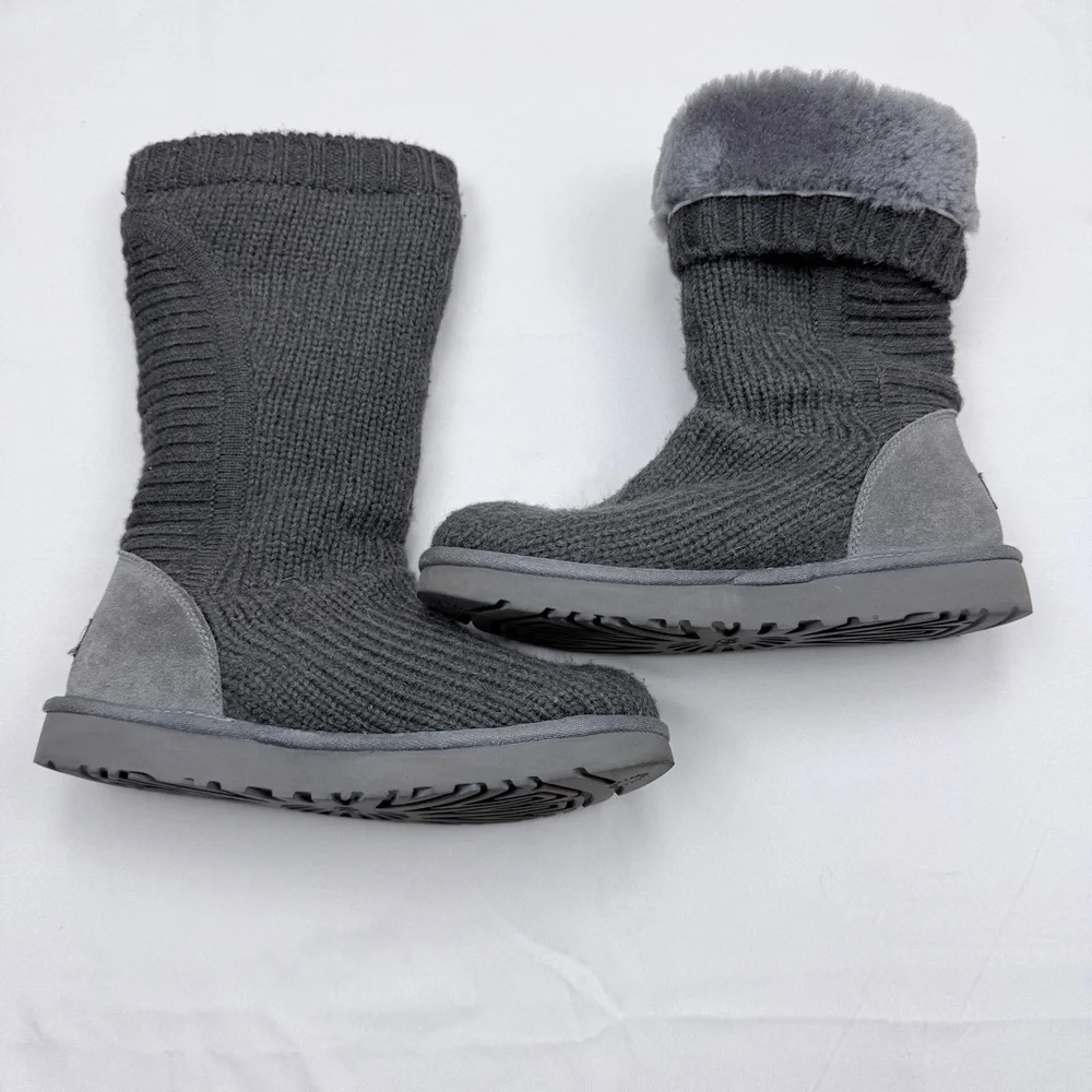 UGG Gray Ribbed Knit Shearling Lined Boots